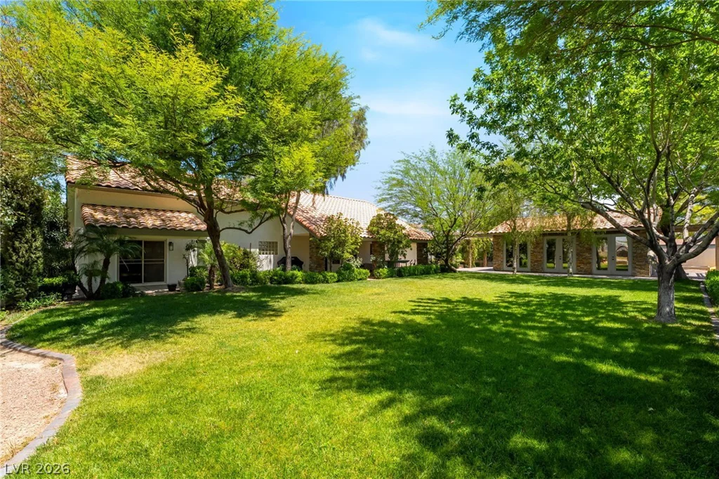 10380 Gilespie, Las Vegas, NV 89183