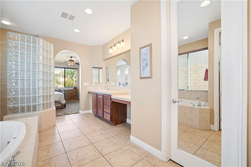 926 Loma Bonita, Las Vegas, NV 89138