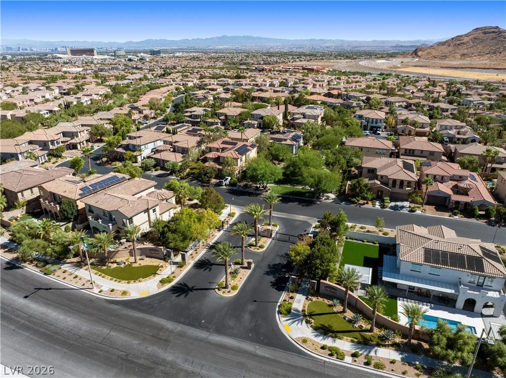 926 Loma Bonita, Las Vegas, NV 89138