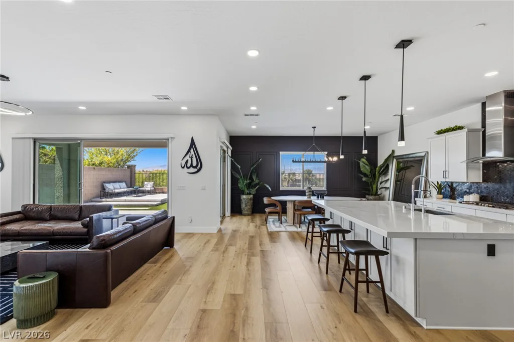 767 Glowing Horizon, Henderson, NV 89052