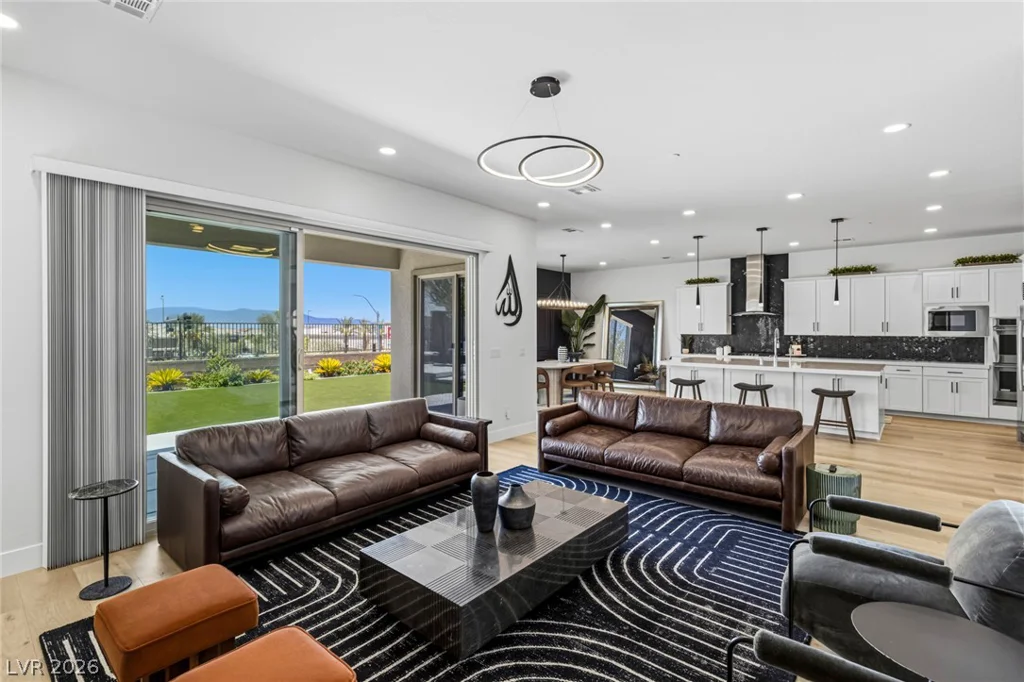 767 Glowing Horizon, Henderson, NV 89052