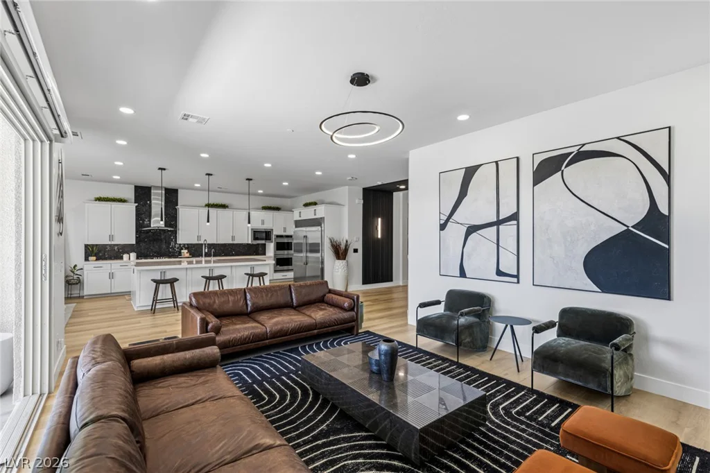 767 Glowing Horizon, Henderson, NV 89052