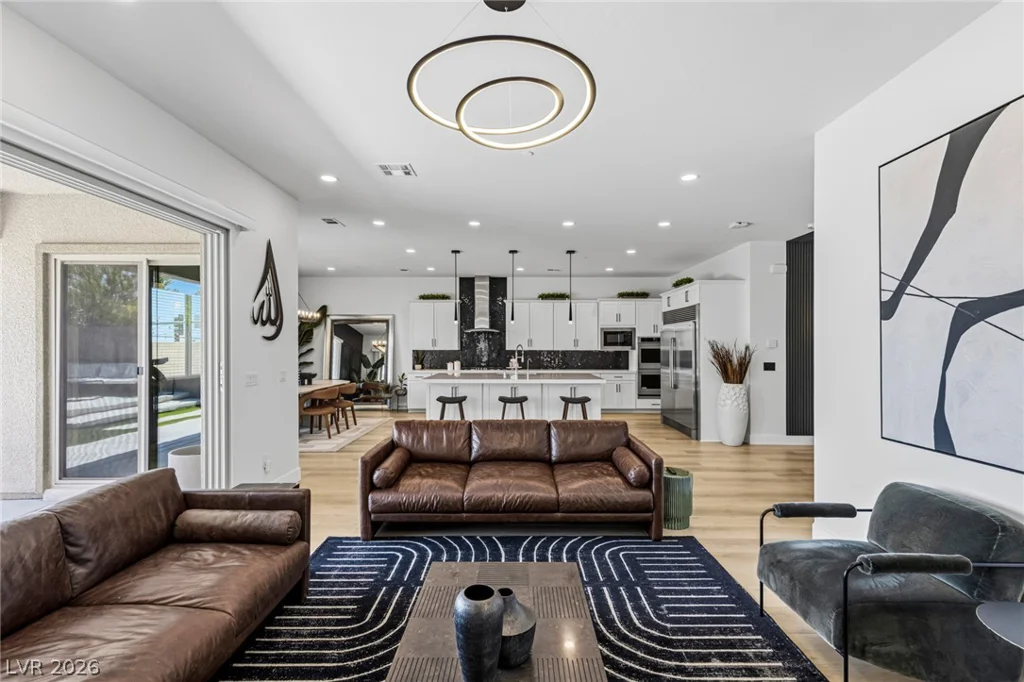 767 Glowing Horizon, Henderson, NV 89052