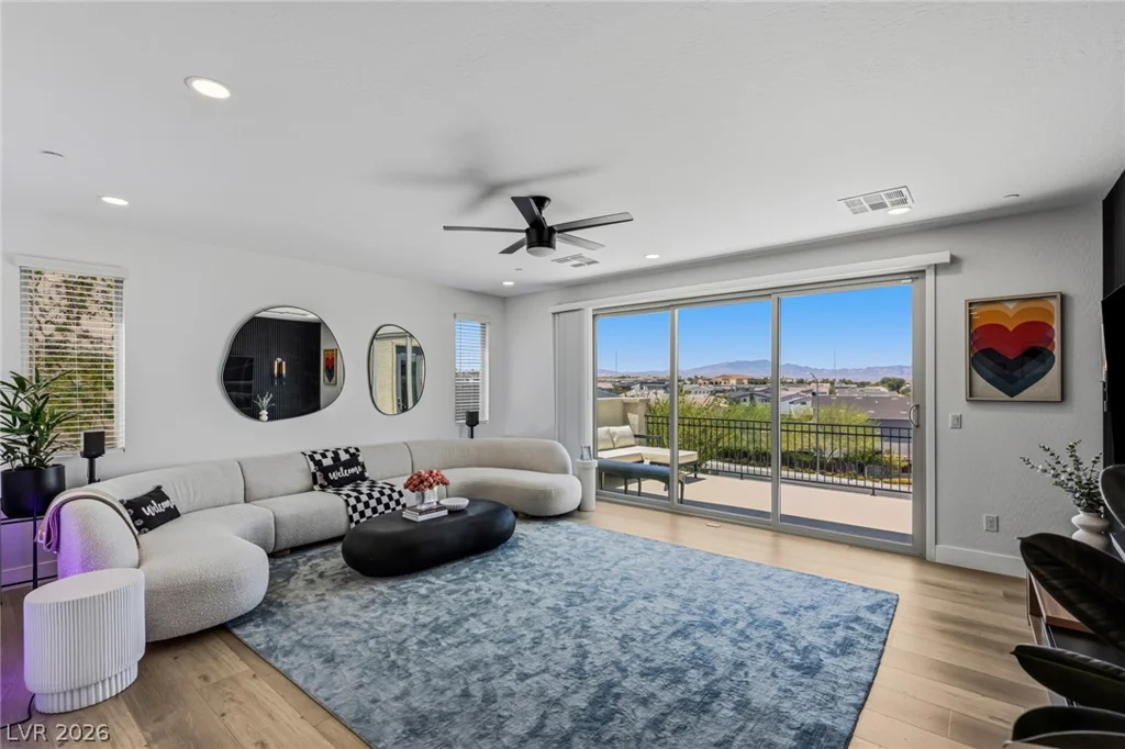 767 Glowing Horizon, Henderson, NV 89052