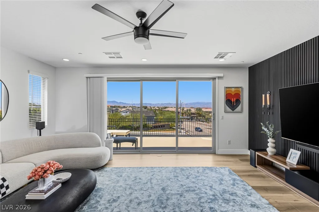 767 Glowing Horizon, Henderson, NV 89052