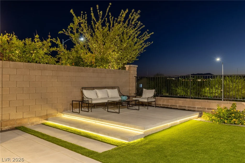767 Glowing Horizon, Henderson, NV 89052