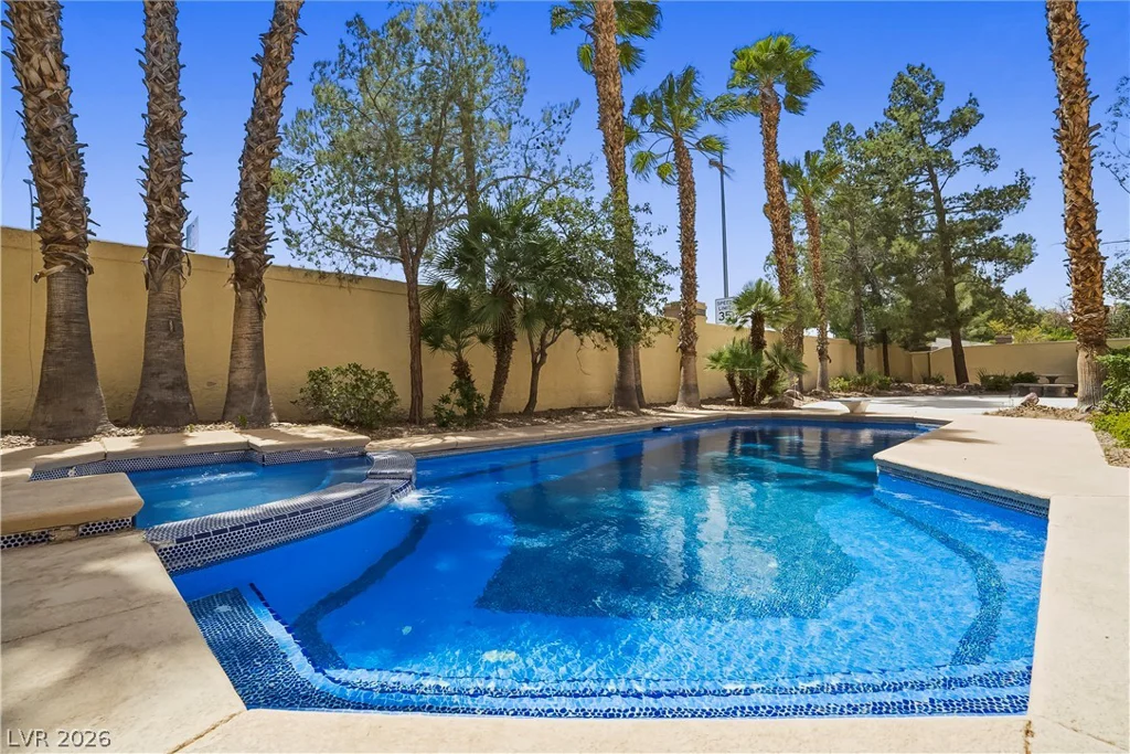26 Princeville, Las Vegas, NV 89113