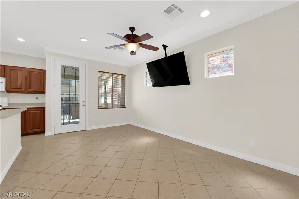 3628 Surfboard, Las Vegas, NV 89147