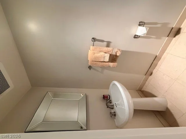 2777 Paradise, Las Vegas, NV 89109