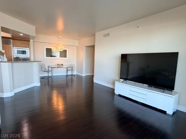 2777 Paradise, Las Vegas, NV 89109