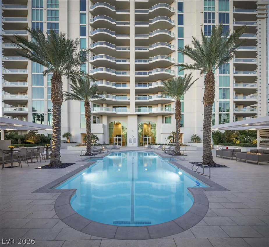2777 Paradise, Las Vegas, NV 89109