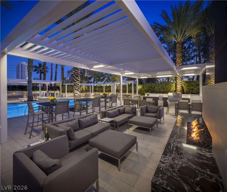 2777 Paradise, Las Vegas, NV 89109