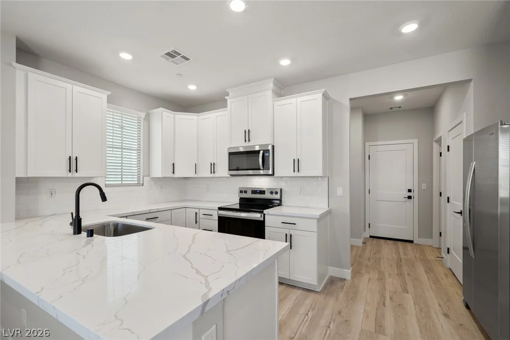 8324 Weidler, Las Vegas, NV 89166