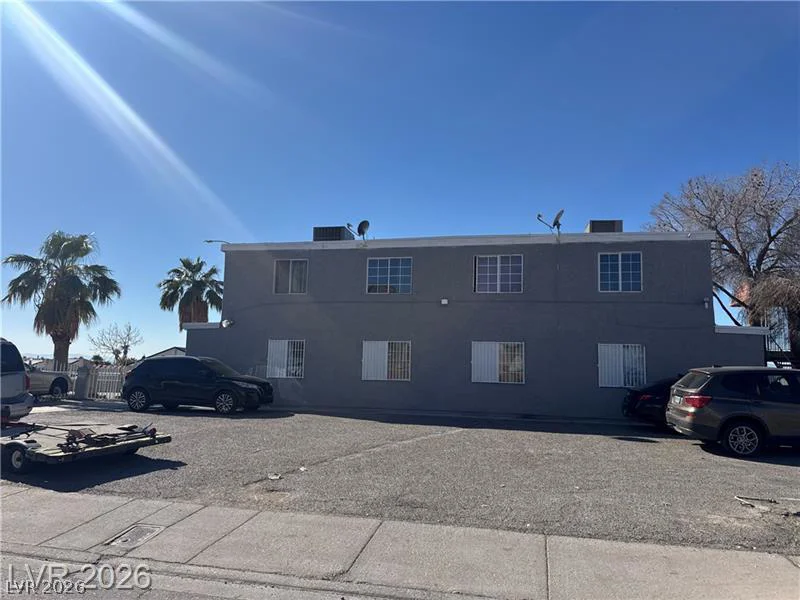 2185 Exeter, Las Vegas, NV 89156