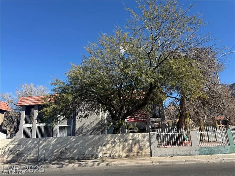 2185 Exeter, Las Vegas, NV 89156