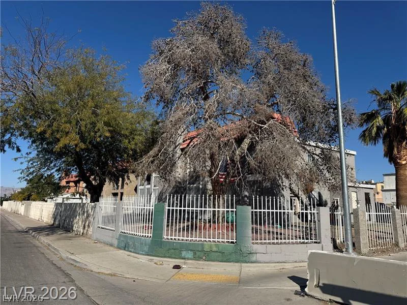 2185 Exeter, Las Vegas, NV 89156