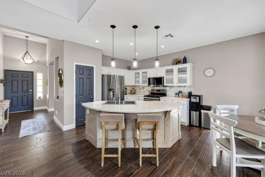 10661 Shelter Hill, Las Vegas, NV 89129