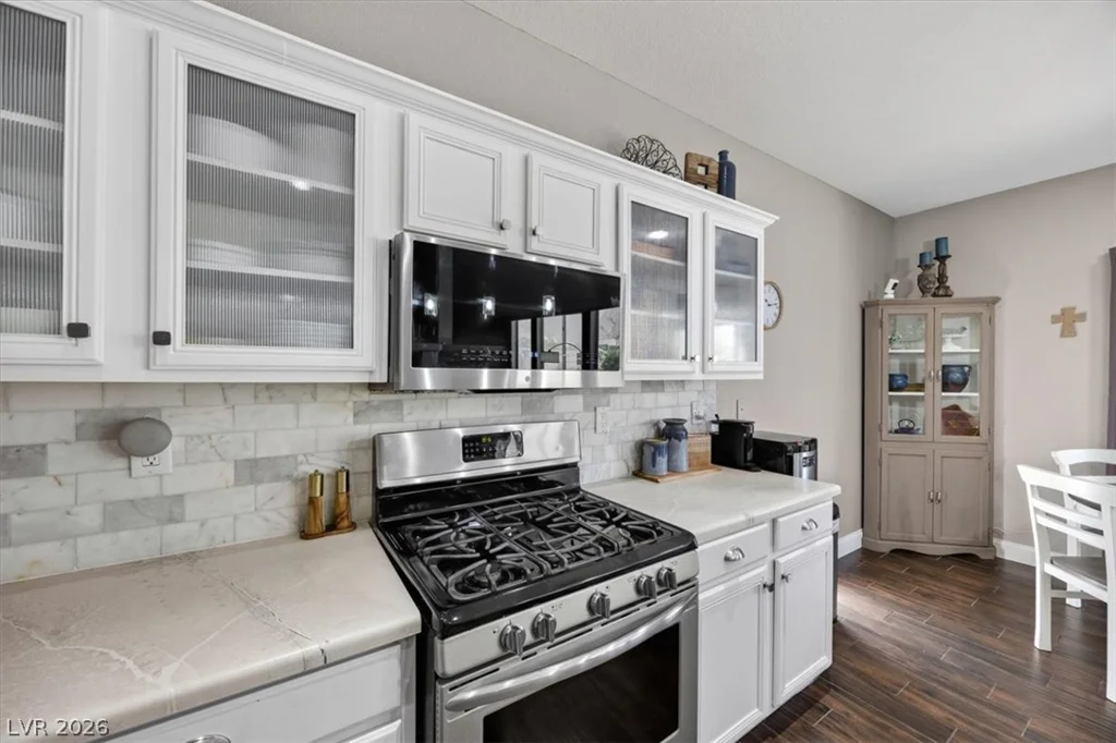 10661 Shelter Hill, Las Vegas, NV 89129
