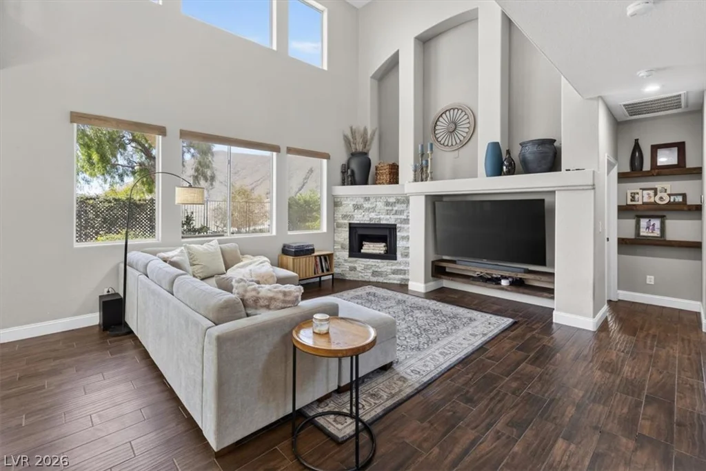 10661 Shelter Hill, Las Vegas, NV 89129