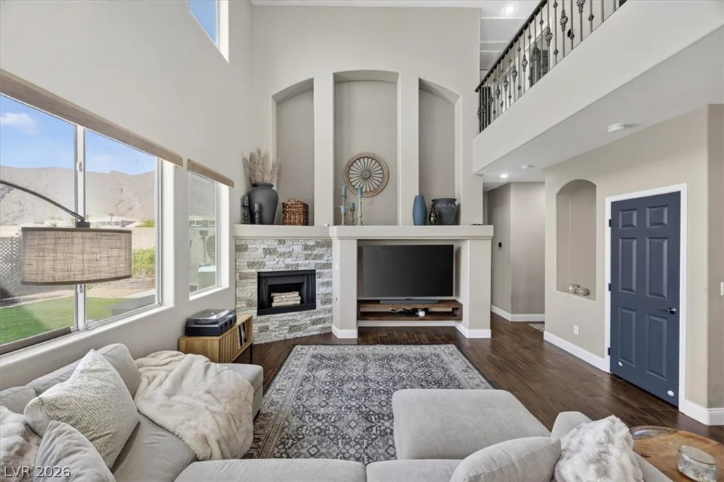 10661 Shelter Hill, Las Vegas, NV 89129