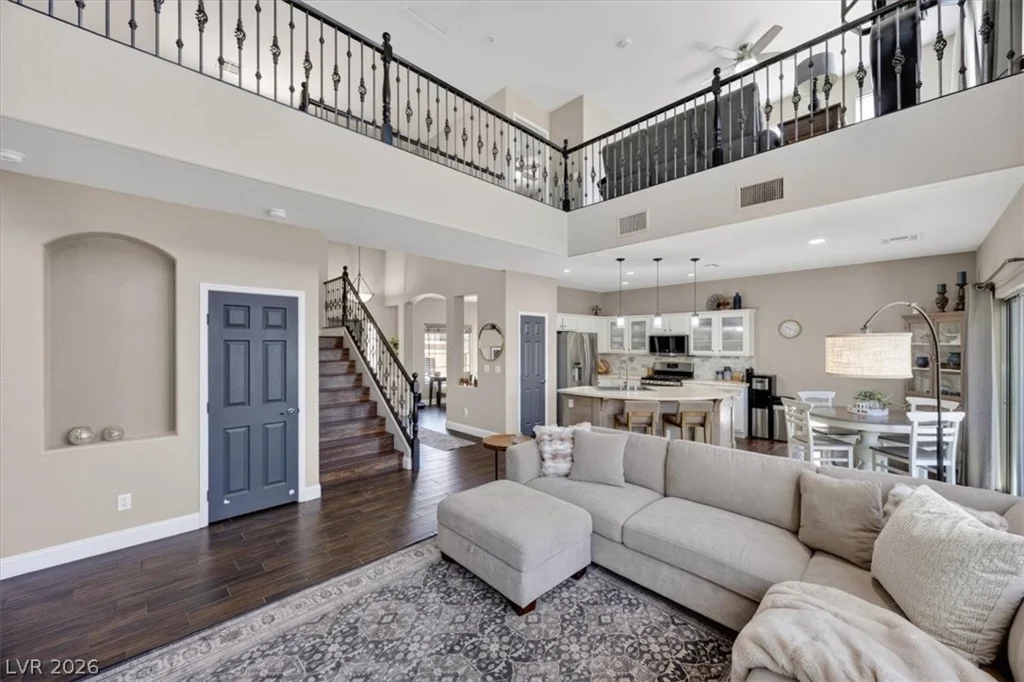 10661 Shelter Hill, Las Vegas, NV 89129