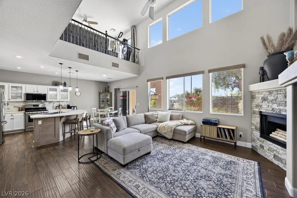 10661 Shelter Hill, Las Vegas, NV 89129