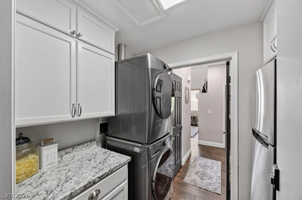 10661 Shelter Hill, Las Vegas, NV 89129