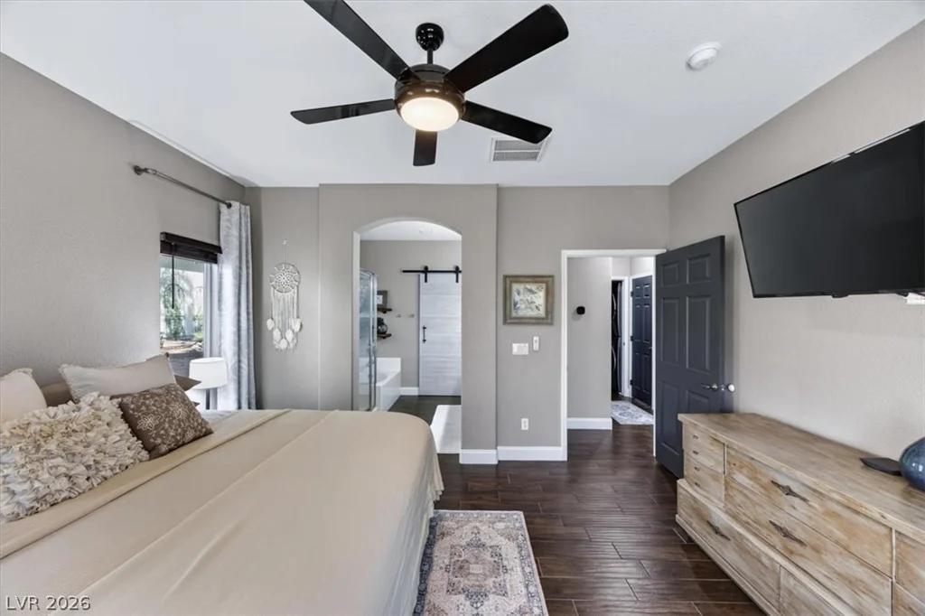 10661 Shelter Hill, Las Vegas, NV 89129