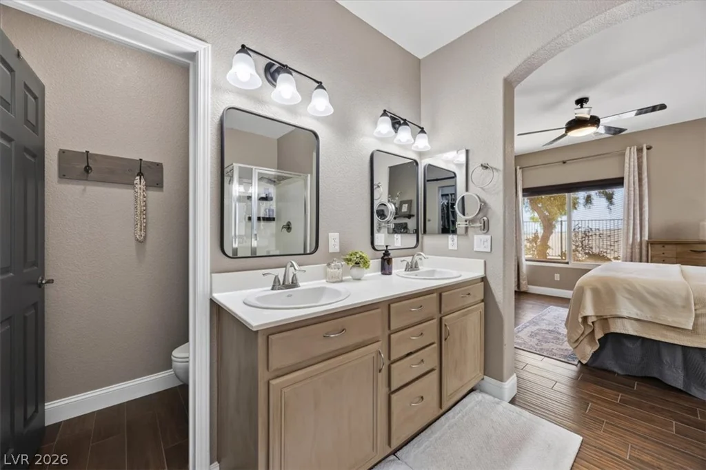 10661 Shelter Hill, Las Vegas, NV 89129