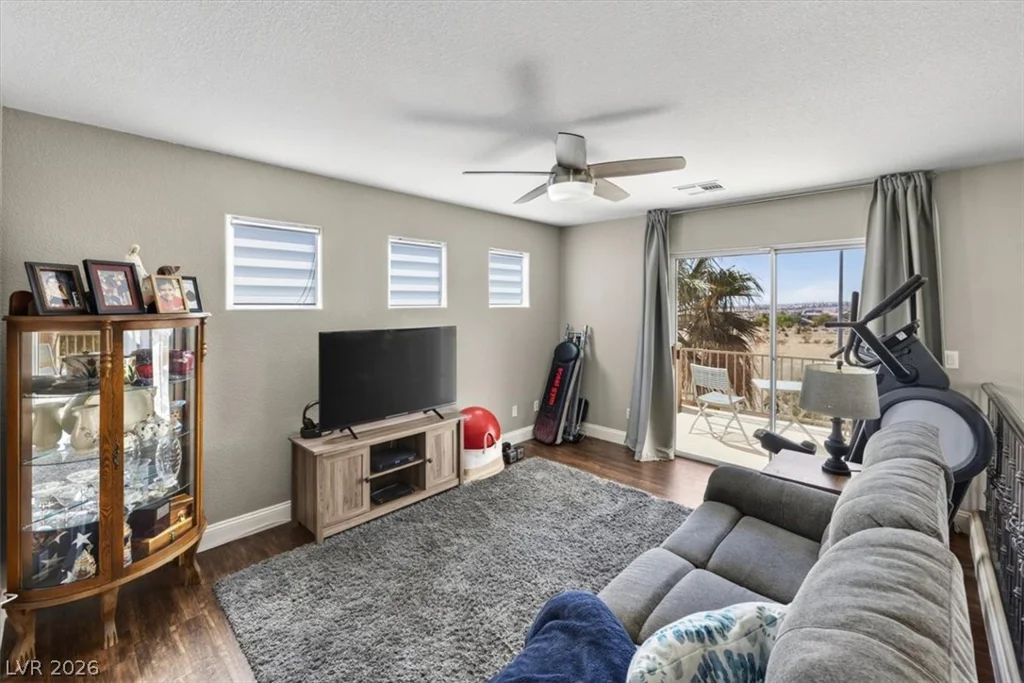 10661 Shelter Hill, Las Vegas, NV 89129