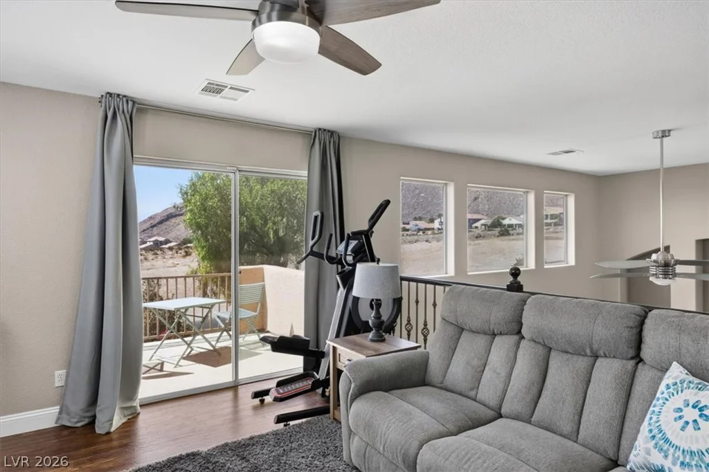 10661 Shelter Hill, Las Vegas, NV 89129