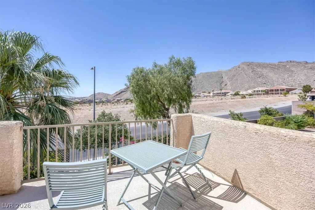 10661 Shelter Hill, Las Vegas, NV 89129
