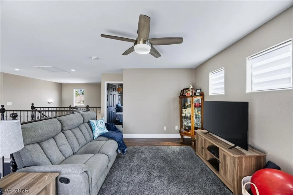 10661 Shelter Hill, Las Vegas, NV 89129