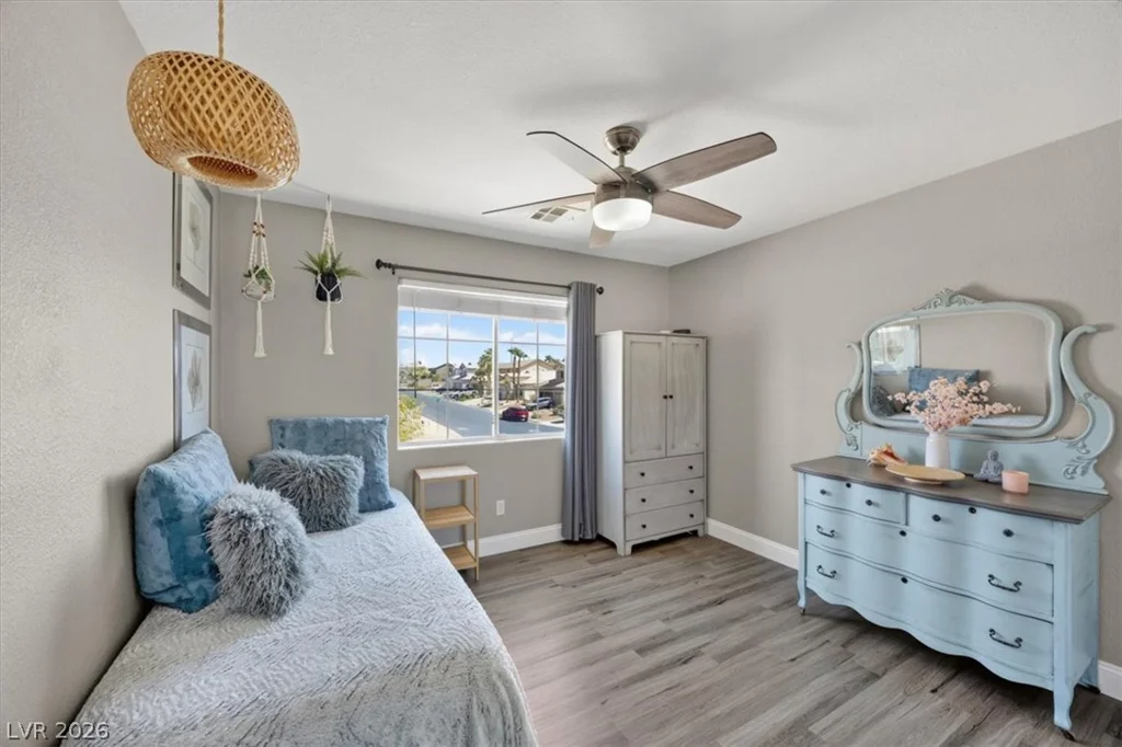 10661 Shelter Hill, Las Vegas, NV 89129