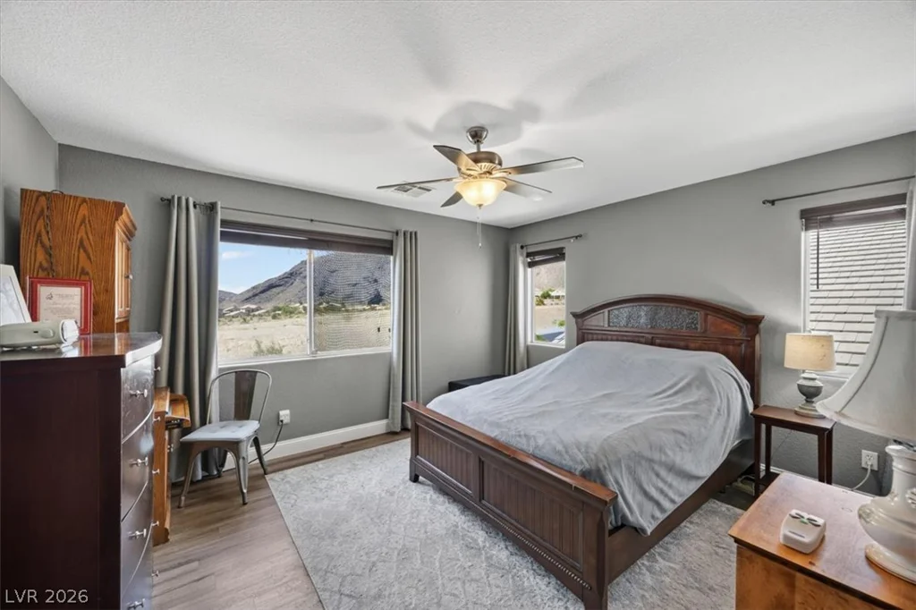 10661 Shelter Hill, Las Vegas, NV 89129