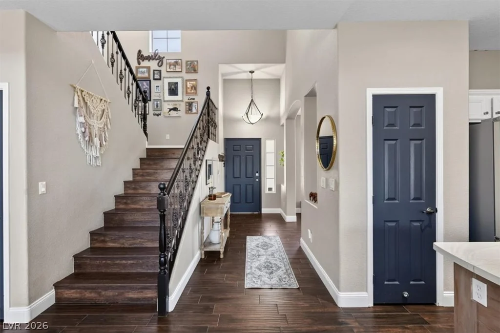 10661 Shelter Hill, Las Vegas, NV 89129