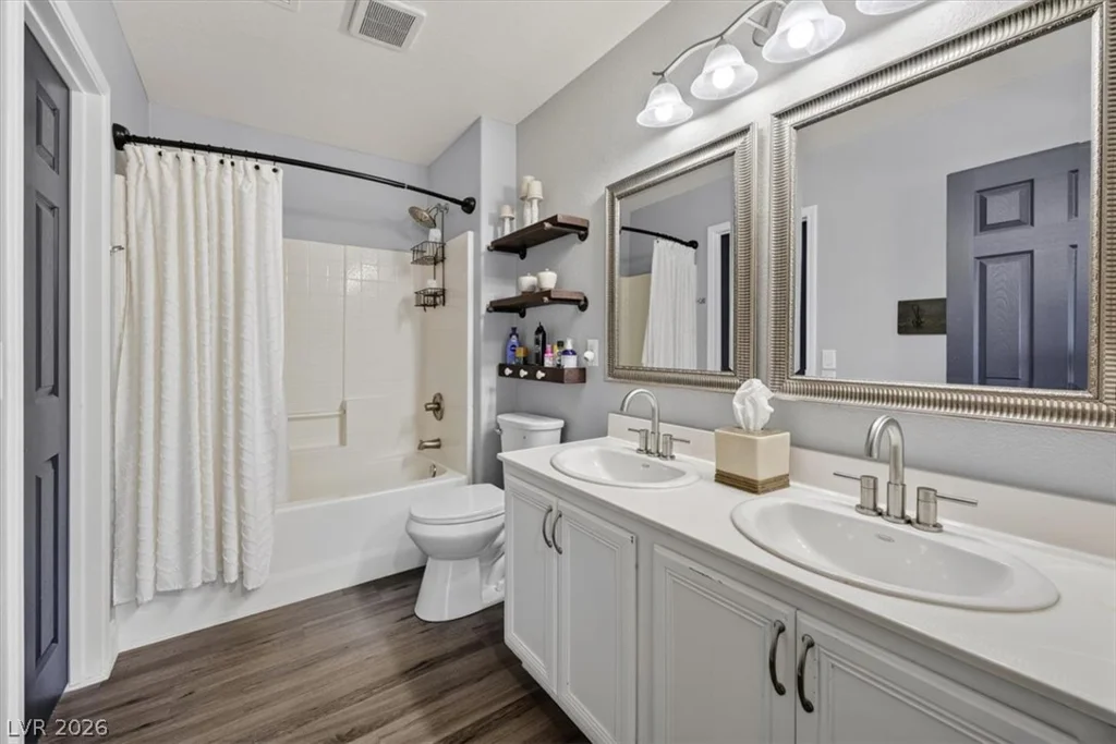 10661 Shelter Hill, Las Vegas, NV 89129