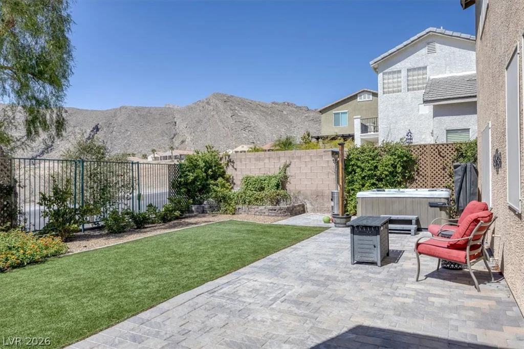 10661 Shelter Hill, Las Vegas, NV 89129