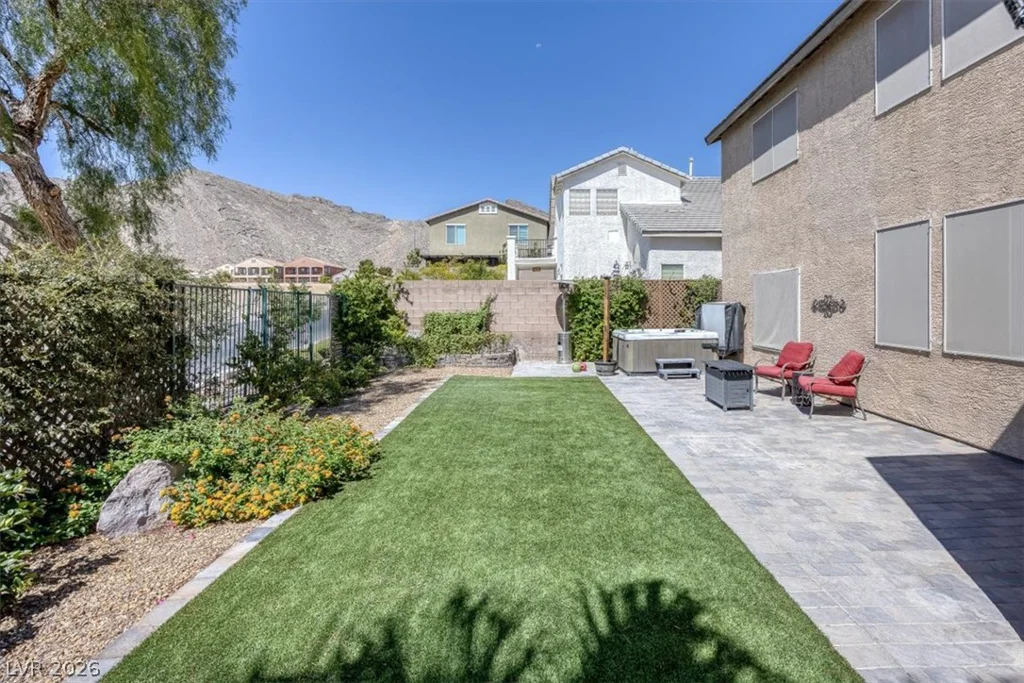 10661 Shelter Hill, Las Vegas, NV 89129