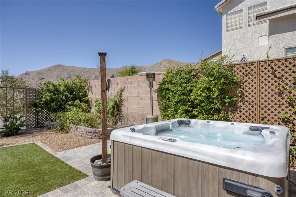 10661 Shelter Hill, Las Vegas, NV 89129