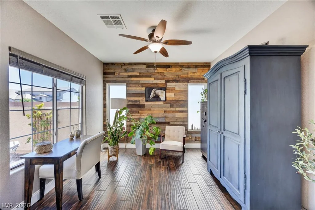 10661 Shelter Hill, Las Vegas, NV 89129