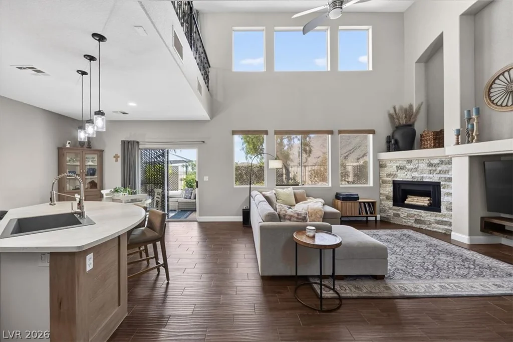 10661 Shelter Hill, Las Vegas, NV 89129