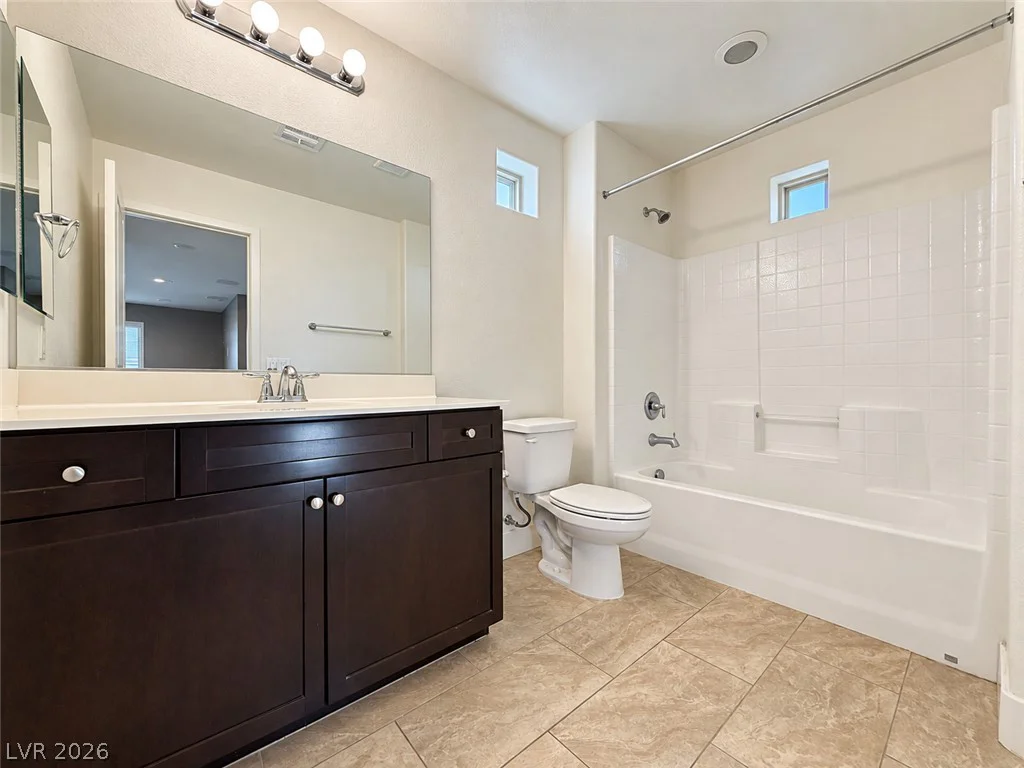 10228 Yarmouth Sea, Las Vegas, NV 89166