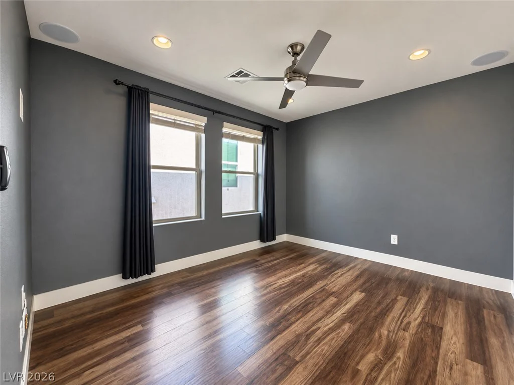 10228 Yarmouth Sea, Las Vegas, NV 89166