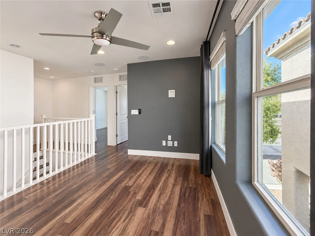 10228 Yarmouth Sea, Las Vegas, NV 89166