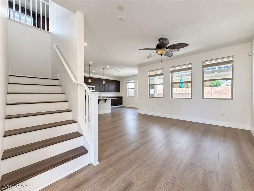 10228 Yarmouth Sea, Las Vegas, NV 89166