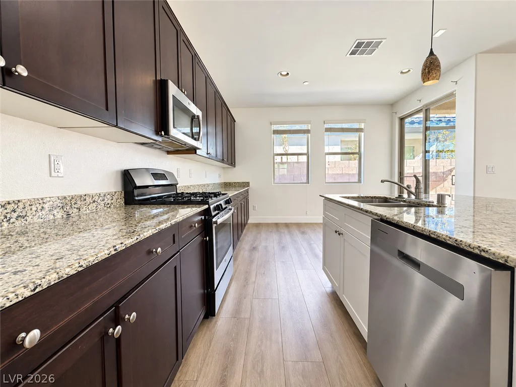 10228 Yarmouth Sea, Las Vegas, NV 89166