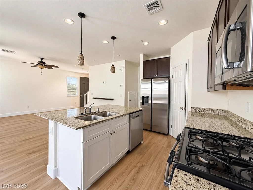 10228 Yarmouth Sea, Las Vegas, NV 89166