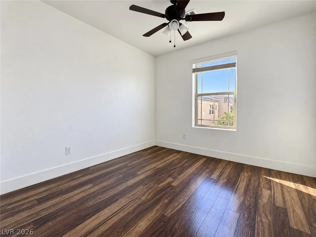 10228 Yarmouth Sea, Las Vegas, NV 89166