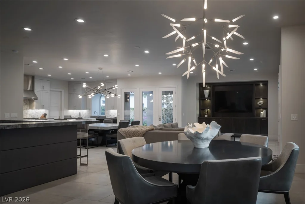 2885 Red Arrow, Las Vegas, NV 89135